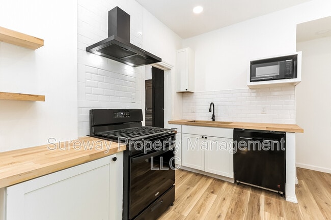 Building Photo - 226 Greenwich Ave