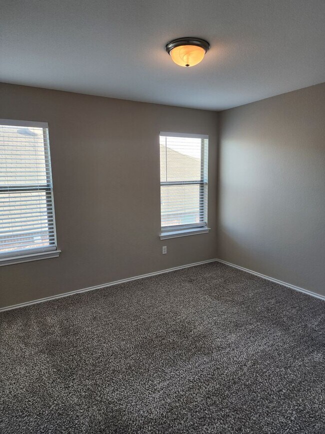 Building Photo - HOUSE FOR RENT AUSTIN