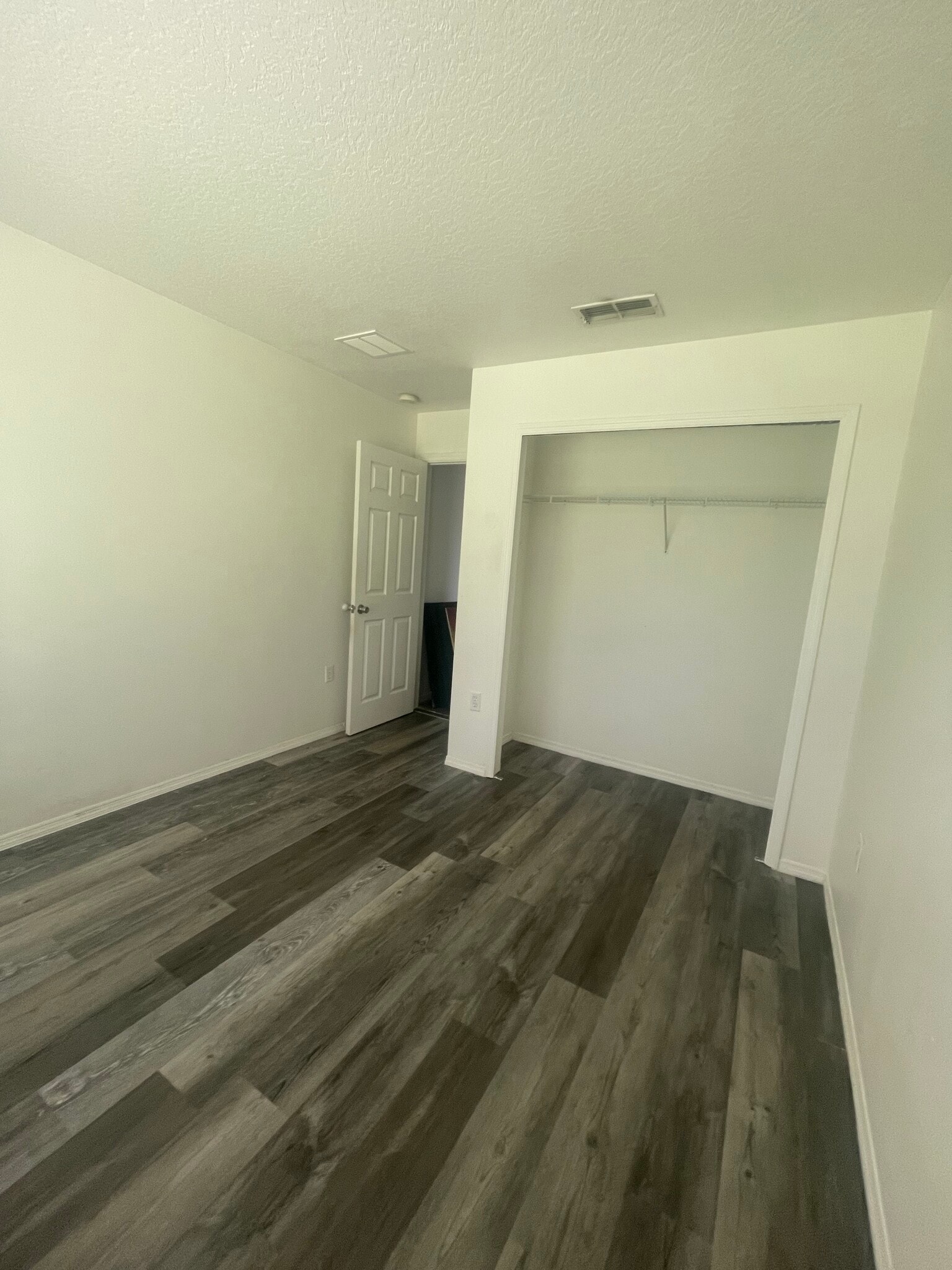 Building Photo - 10942 Pinewood Cove Ln