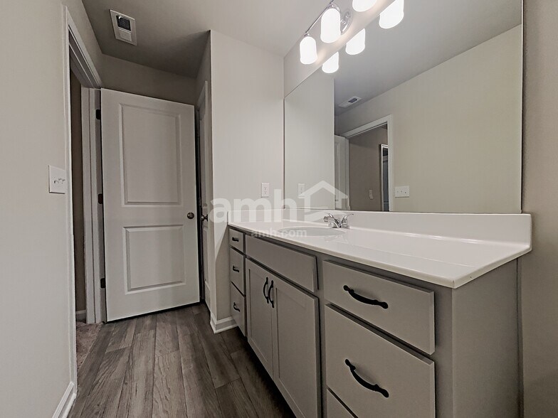Building Photo - 339 Winston Cir