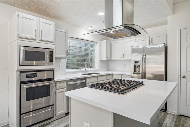 Building Photo - 143 W Village Knoll Cir