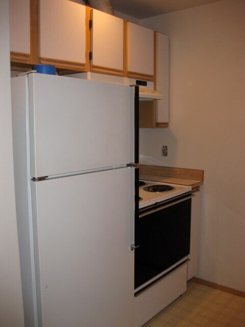 Building Photo - 132 24th Ave E