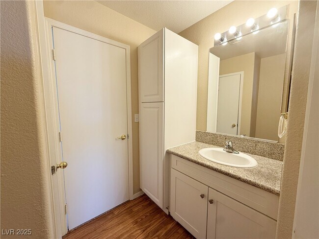 Building Photo - 5057 Midnight Oil Dr