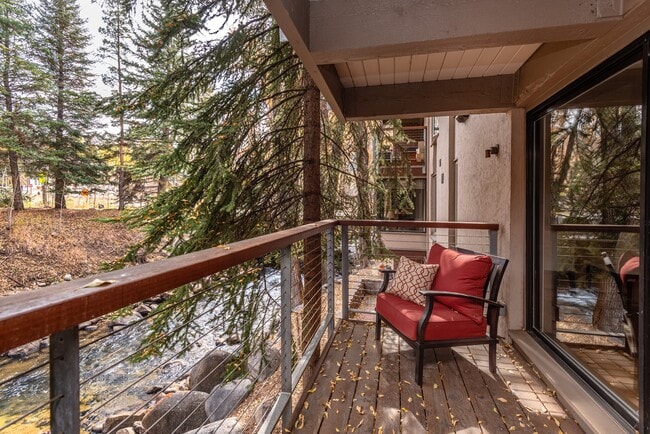 Building Photo - 1034 E Cooper Ave