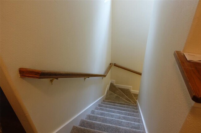 Building Photo - 2928 Thrushwood Dr