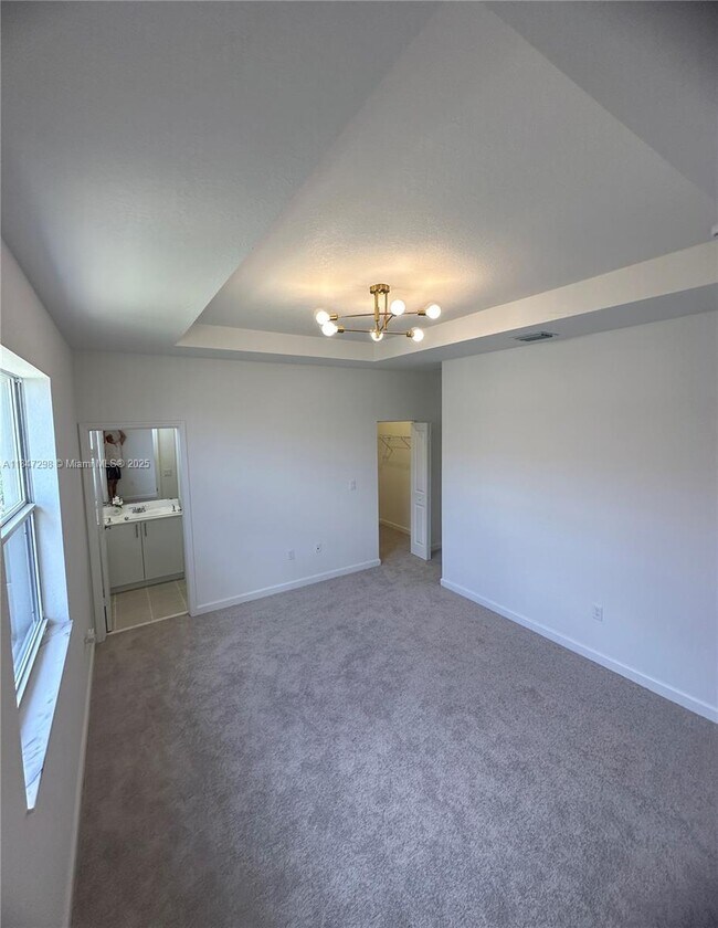 Building Photo - 2627 SE 28 Street