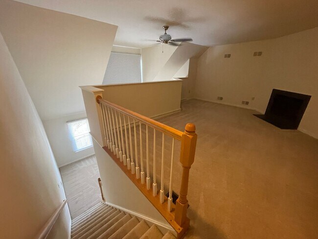 Building Photo - Luxurious And Spacious 3 Bed 2 Bath Brick Townhouse In Tysons Station