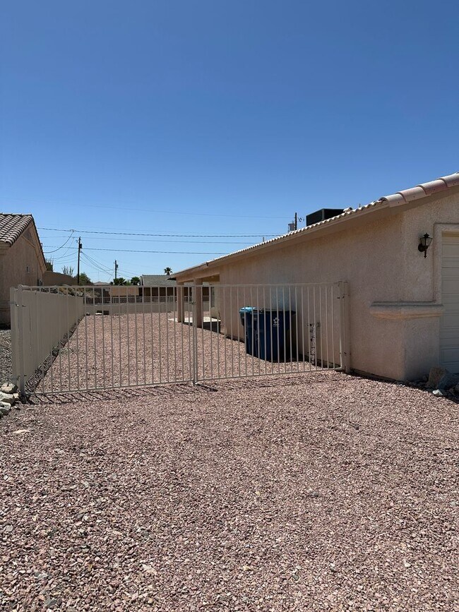 Building Photo - Long Term unfurnished - Pets allowed - Ple...