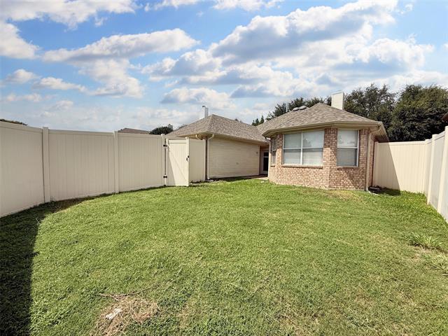 Building Photo - 3104 Hoffman Dr