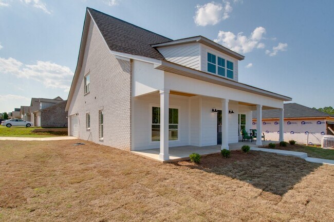 Building Photo - Brand NEW Adorable Craftsman!!!!