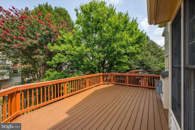 Building Photo - 1308 Wild Oak Terrace