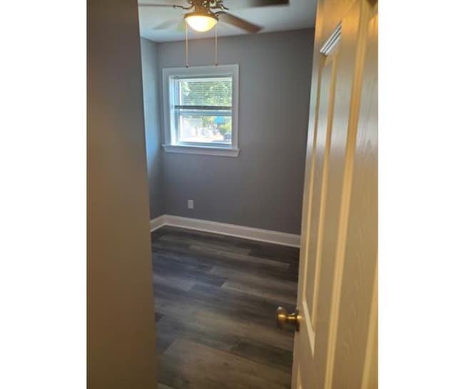 Building Photo - 1607 Division St