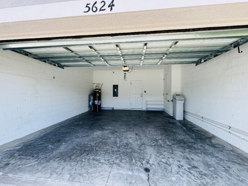 Building Photo - 5624 Beggs Rd