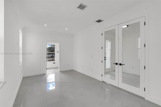 Building Photo - 15699 SW 54th Ct