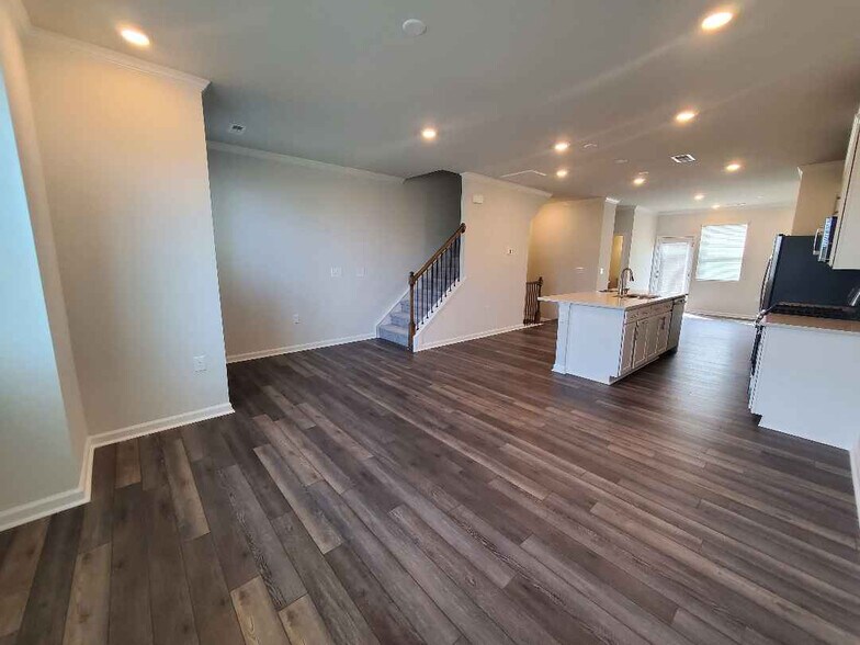 Building Photo - Room in Townhome on Kasota Ln