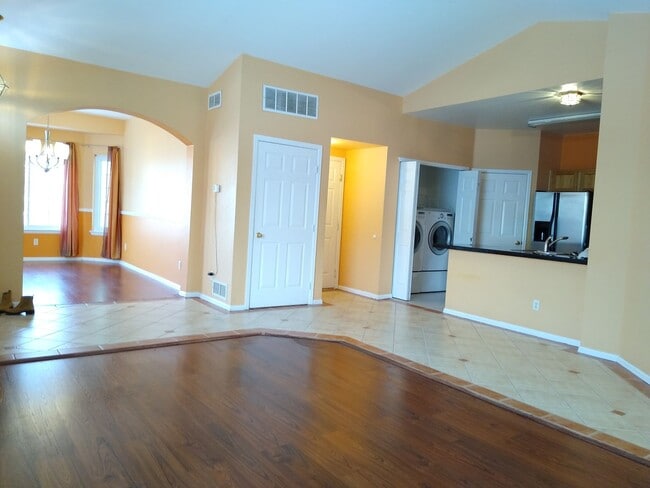 Building Photo - Super 2 Bedroom 2 Bath Townhome with 2 Car Garage Near Aurora Hills Golf Course