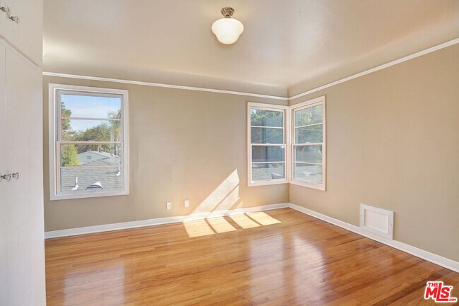 Building Photo - 11338 Cashmere St