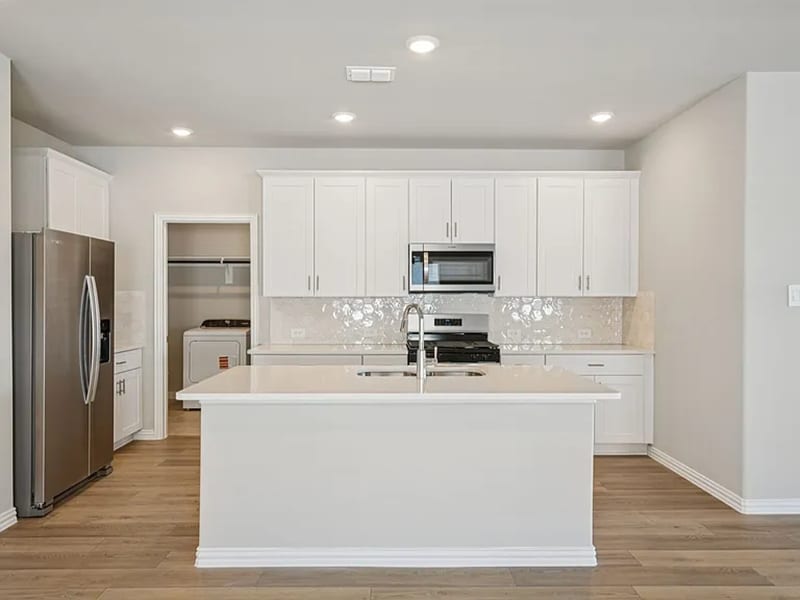 Building Photo - 709 Leavenworth Dr