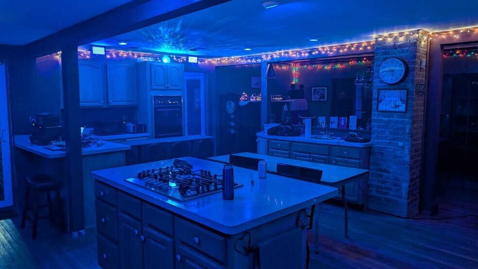 Building Photo - 128 Orchard St