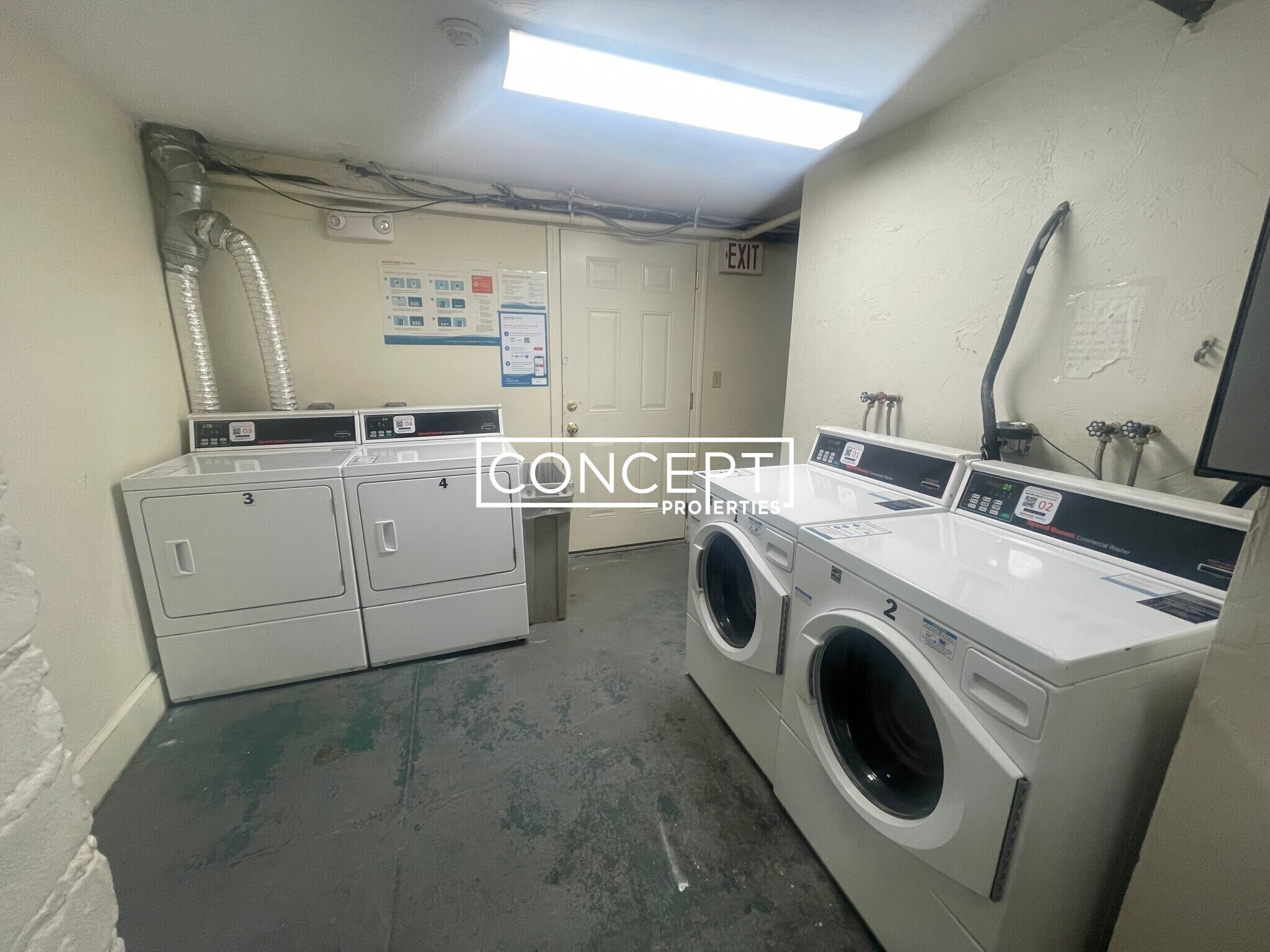 Building Photo - 1 Centre St Ter