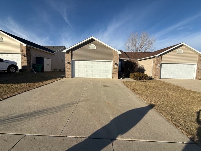 Building Photo - 4637 Twain St