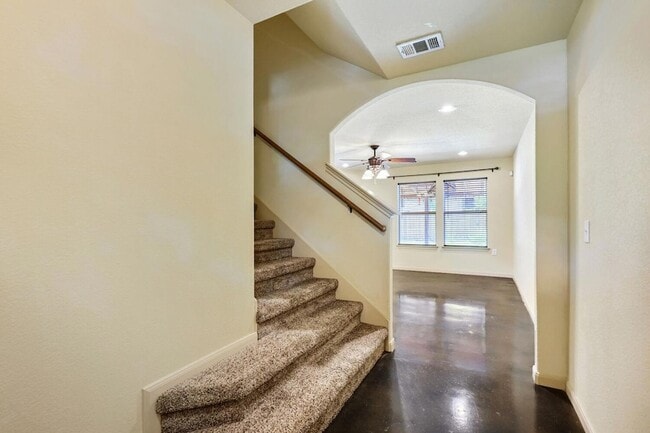 Building Photo - 7425 Thannas Way