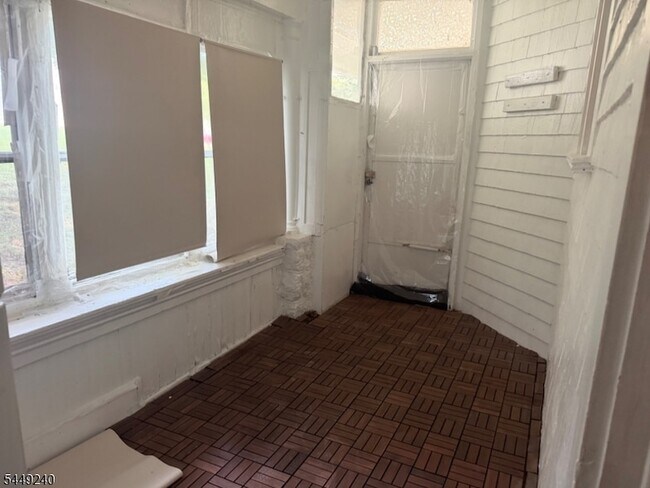 Building Photo - 324 Claremont Ave