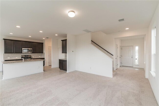 Building Photo - 233 Trailside Ln