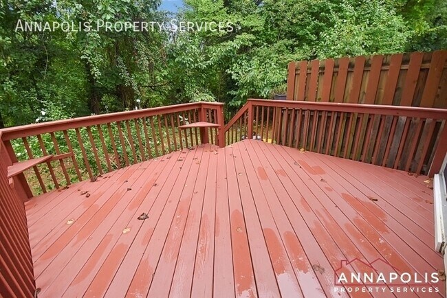 Building Photo - 544 Francis Nicholson Way