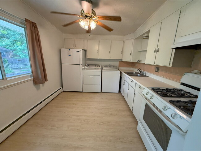 Building Photo - 125 Glendale Dr