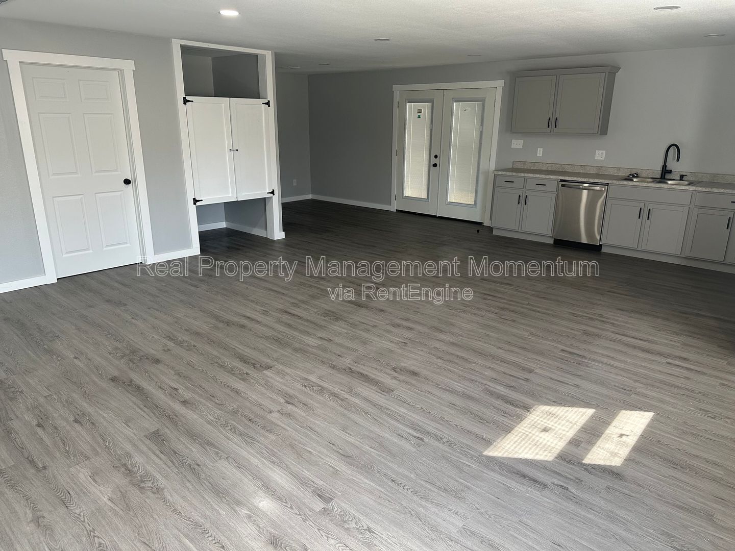 Building Photo - 12588 Kentucky Rd