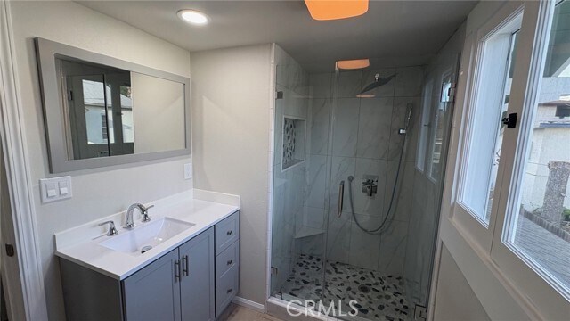 Building Photo - 314 S Broadway