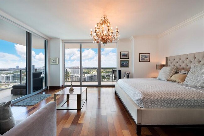 Building Photo - 3101 S Ocean Dr