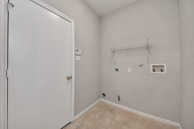 Building Photo - 1502 Brook Grove Dr