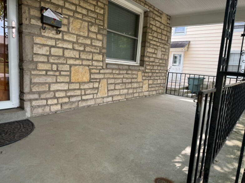 Building Photo - 236 Powhatan Ave