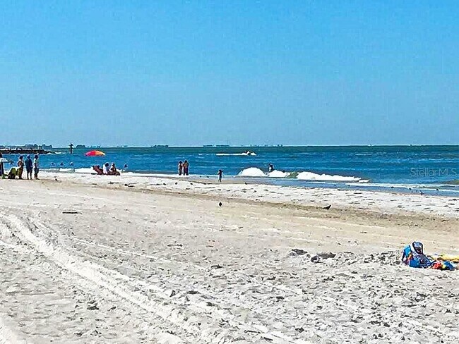 Building Photo - 14017 W Parsley Dr