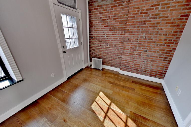 Building Photo - 171 E 102nd St