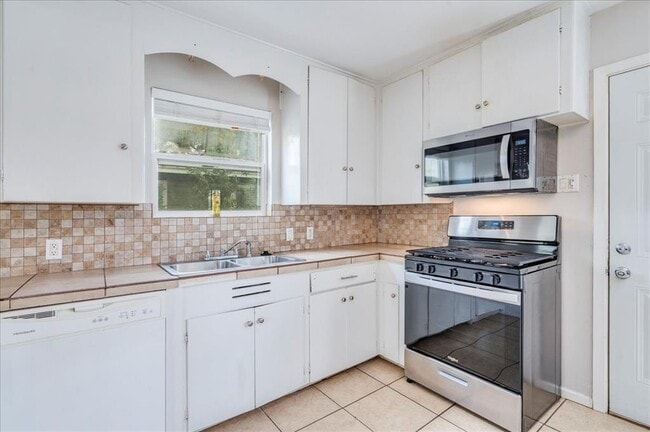 Building Photo - 4603 Jinx Ave