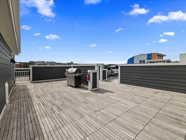 Building Photo - 50 Hichborn St