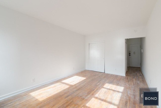 Building Photo - 432 East 83rd Street