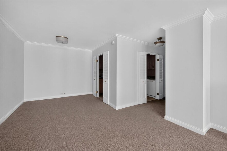 Building Photo - 155 N Harbor Dr
