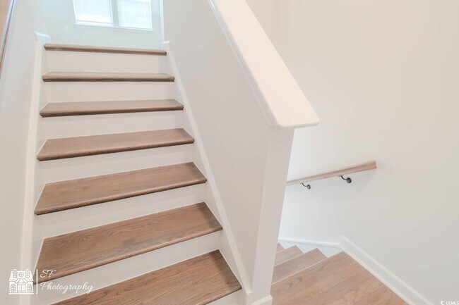Building Photo - 1860 Villena Dr