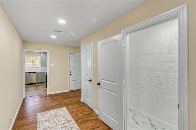 Building Photo - 805 Ross Trail