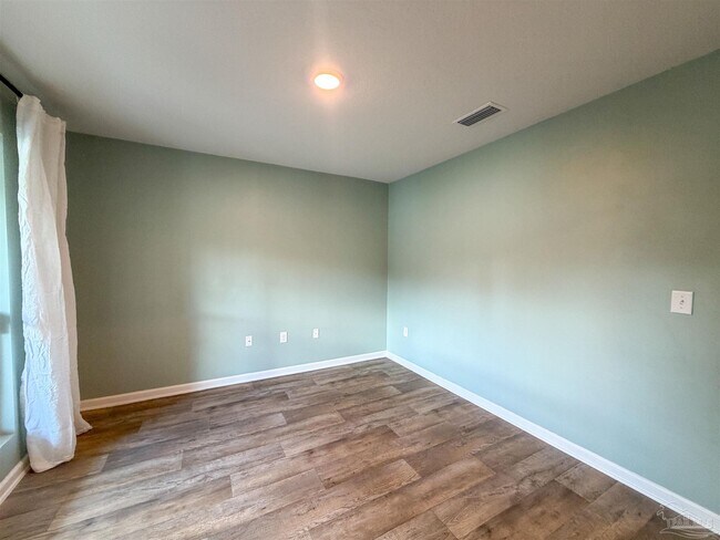Building Photo - 7305 Lakeside Oak Ct