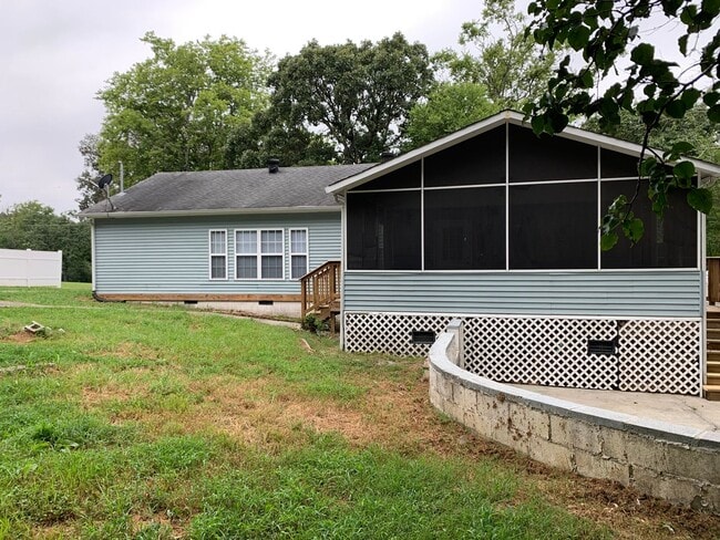 Building Photo - Mount Juliet three bedroom two bath in the...