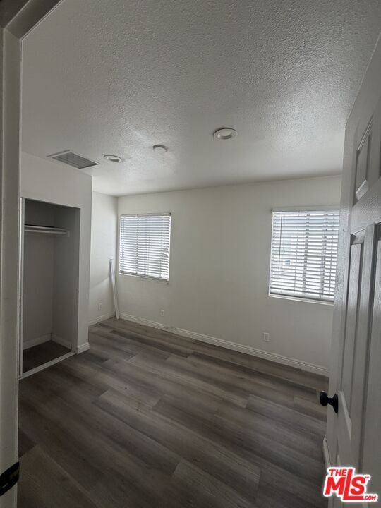 Building Photo - 626 E San Antonio Dr