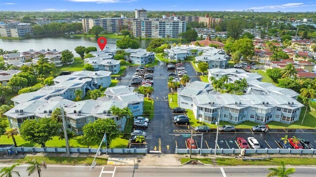 Building Photo - 1667 NE Miami Gardens Dr