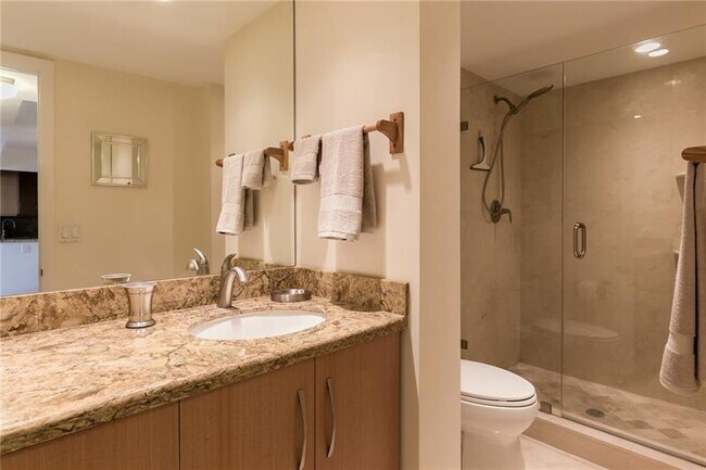 Building Photo - 1 Las Olas Cir