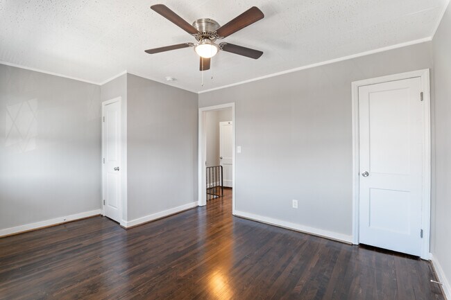 Building Photo - 4813 Midwood Ave