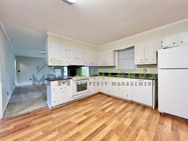 Building Photo - 357 Creighton Dr